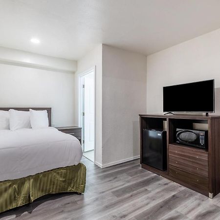 Econo Lodge Нийдълс Екстериор снимка