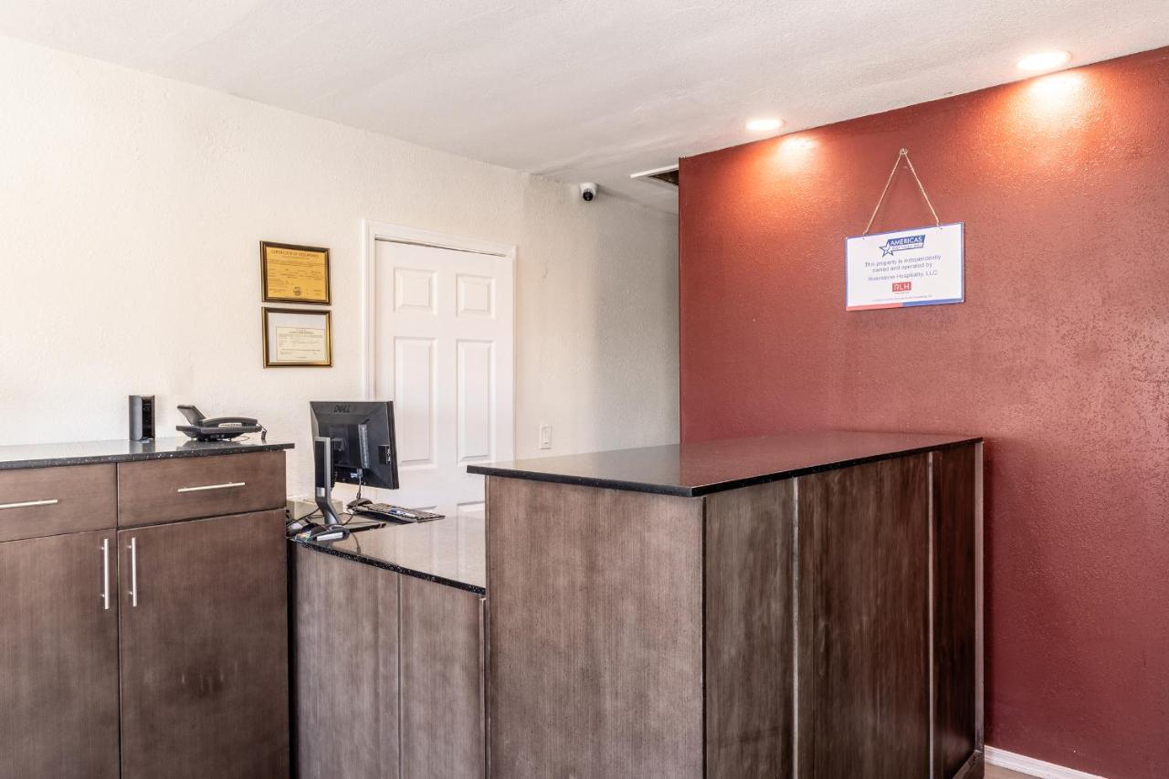 Econo Lodge Нийдълс Екстериор снимка