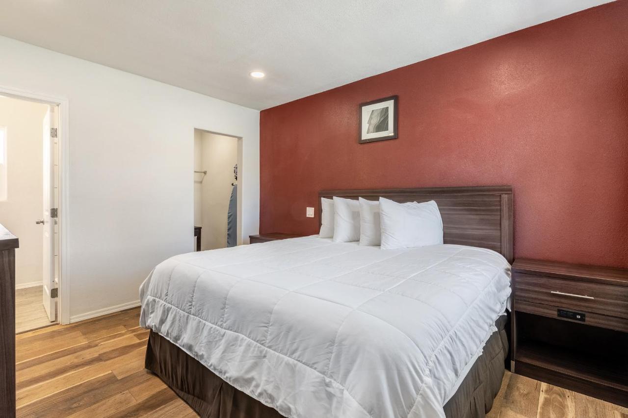 Econo Lodge Нийдълс Екстериор снимка