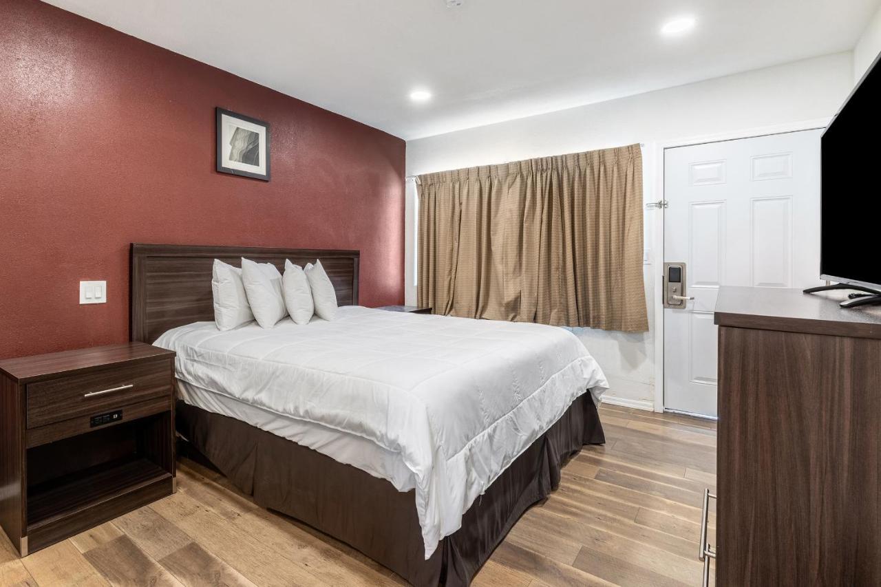 Econo Lodge Нийдълс Екстериор снимка