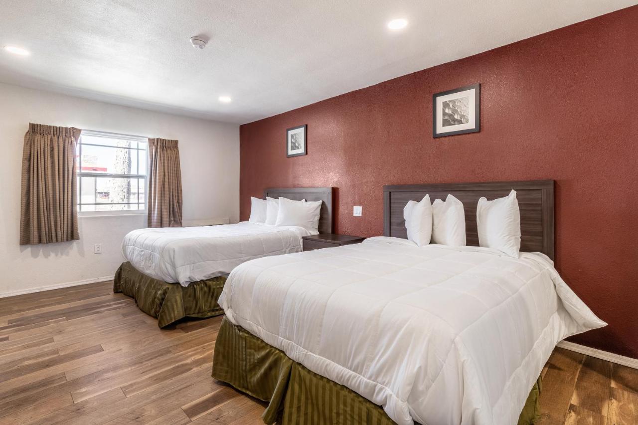 Econo Lodge Нийдълс Екстериор снимка