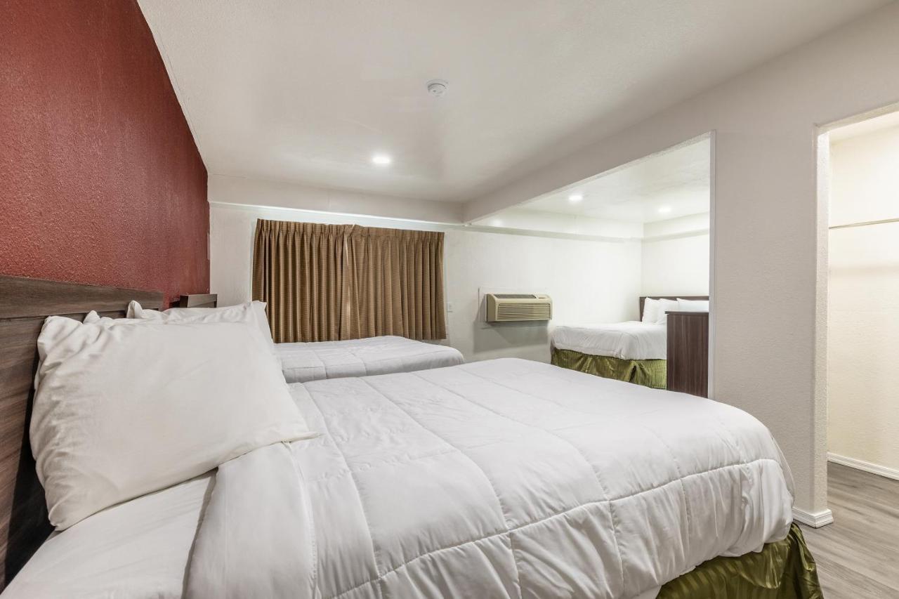 Econo Lodge Нийдълс Екстериор снимка